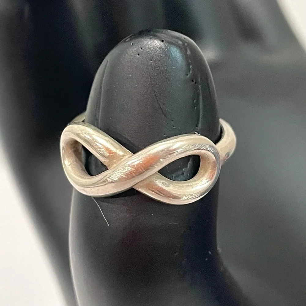 James Avery 925 Sterling Silver Infinity Ring